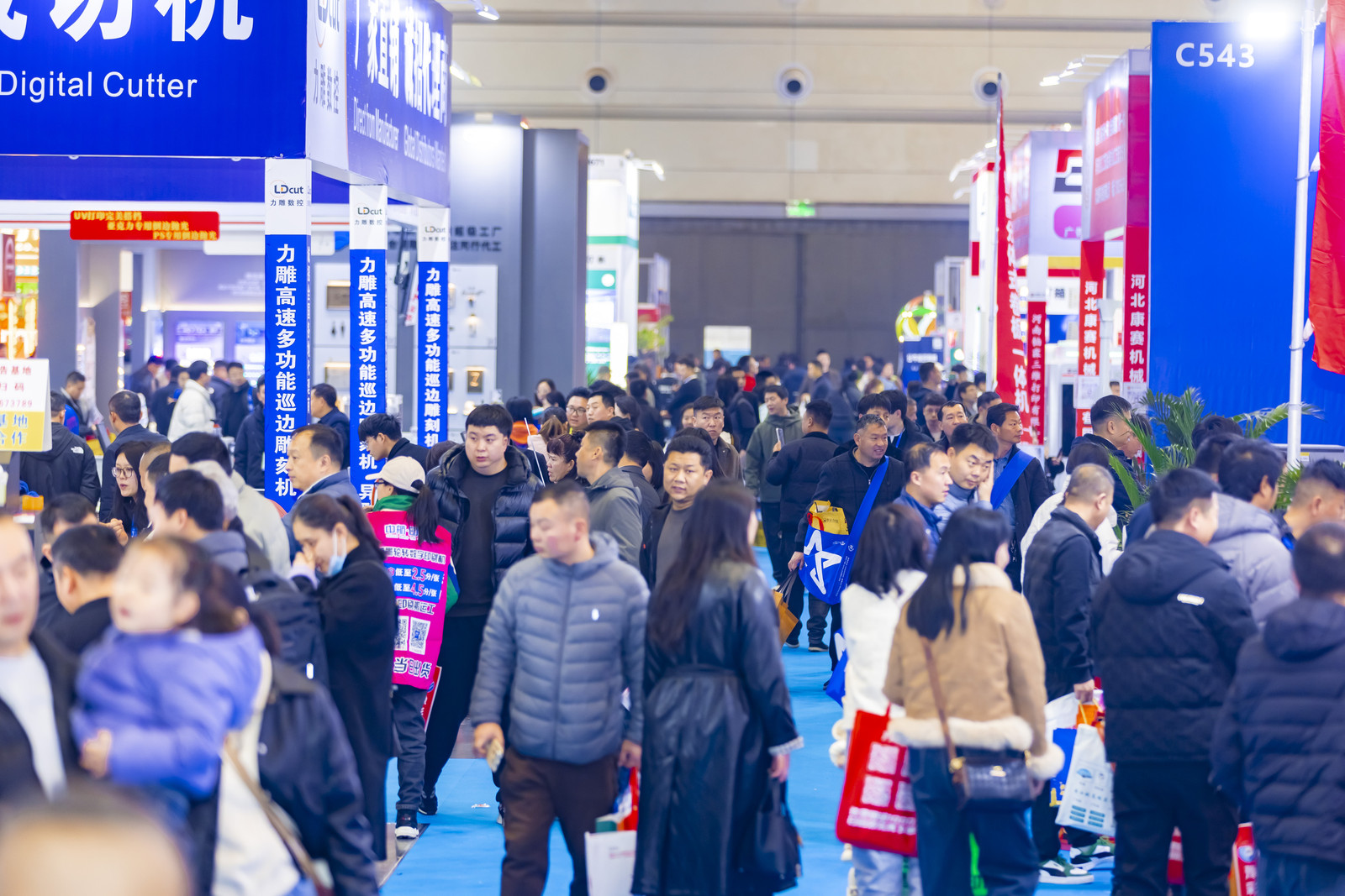 圓滿收官｜2026春季（鄭州）第45屆中原廣告展圓滿收官，以盛會(huì)之約繪就行業(yè)藍(lán)圖